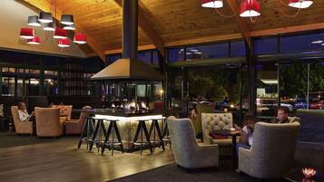 Alfresco dining, open daily