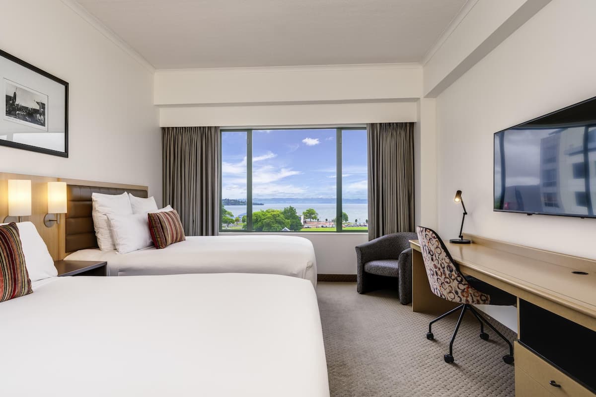 Twin Room, 2 Queen Beds, Lake View