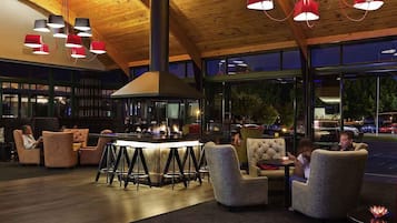 Alfresco dining, open daily