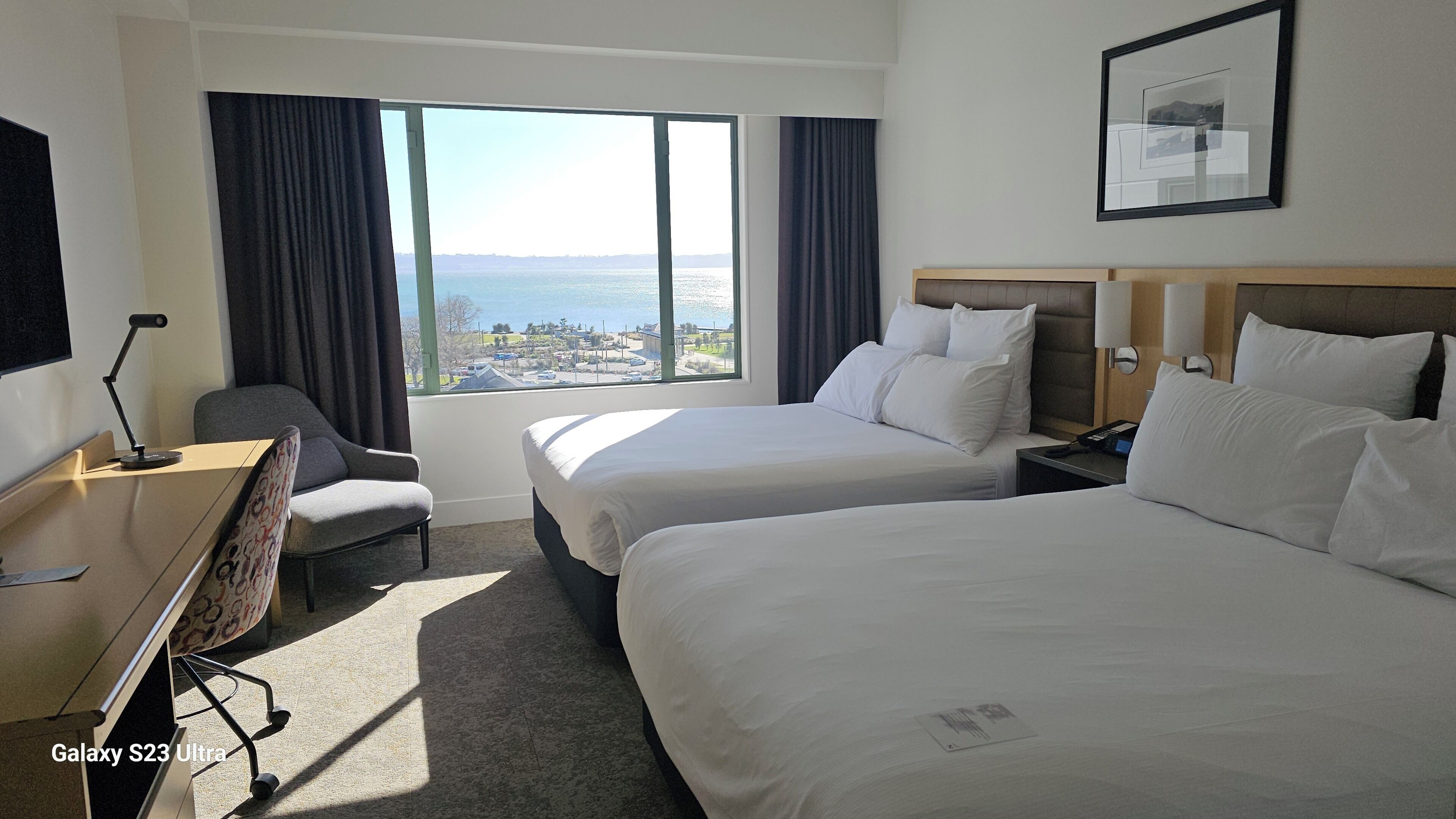 Room, 1 King Bed, Lake View | Hypo-allergenic bedding available, minibar, in-room safe, desk