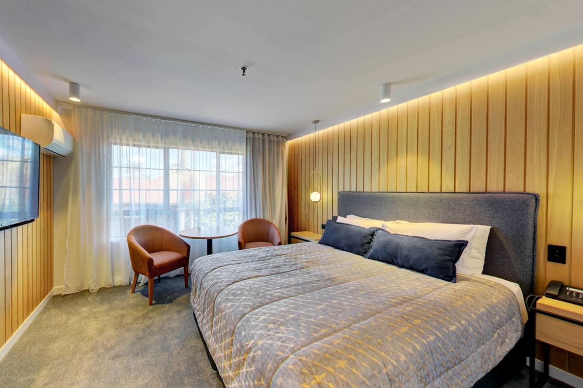 Superior King Room | In-room safe, desk, iron/ironing board, free WiFi