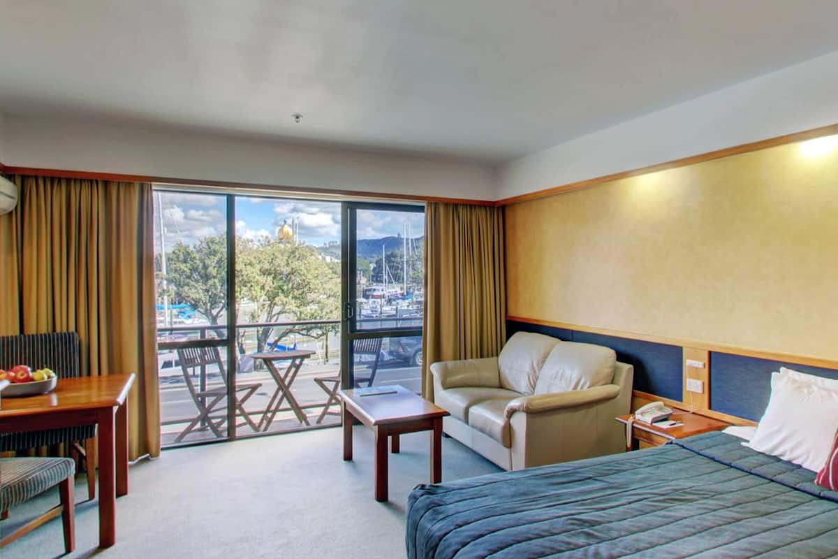 Marina View King - Balcony | In-room safe, desk, iron/ironing board, free WiFi