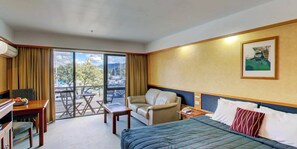 Marina View King - Balcony | 1 bedroom, in-room safe, desk, iron/ironing board