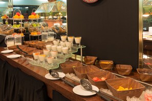 Frukostbuffé varje dag (NZD 35.00 per person)