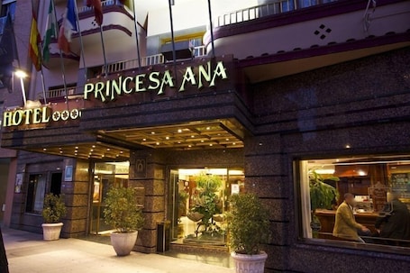Entrada de la propiedad. Hotel M.A. Princesa Ana