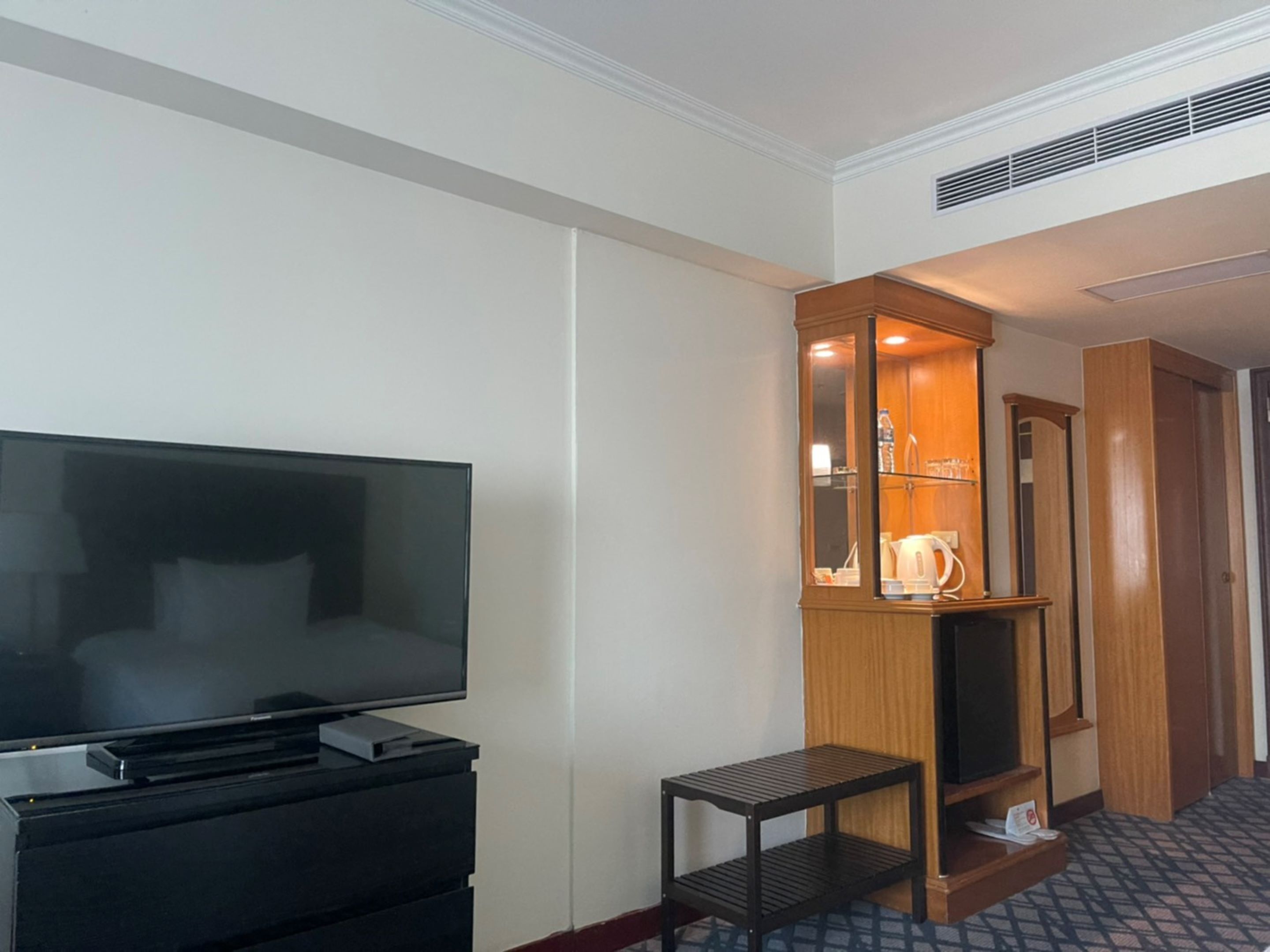 1 bedroom, egyptian cotton sheets, premium bedding, down duvets