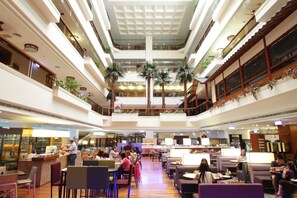 Daily buffet breakfast (TWD 660 per person) - Howard Plaza Hotel Kaohsiung (Kaohsiung)