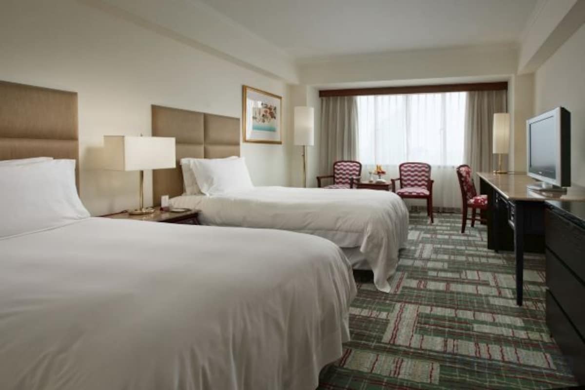 Egyptian cotton sheets, premium bedding, down duvets, pillow-top beds