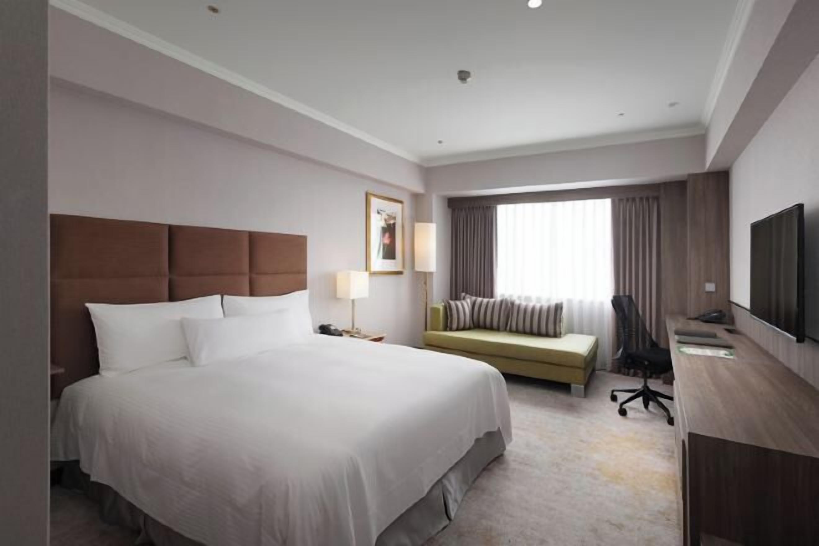 Egyptian cotton sheets, premium bedding, down duvets, pillow-top beds