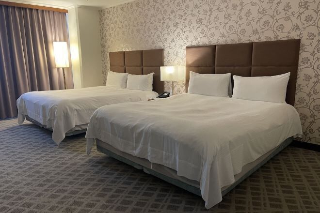 Egyptian cotton sheets, premium bedding, down duvets, pillow-top beds