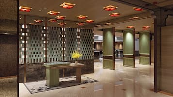 4 restaurants; breakfast, lunch, dinner, and brunch served