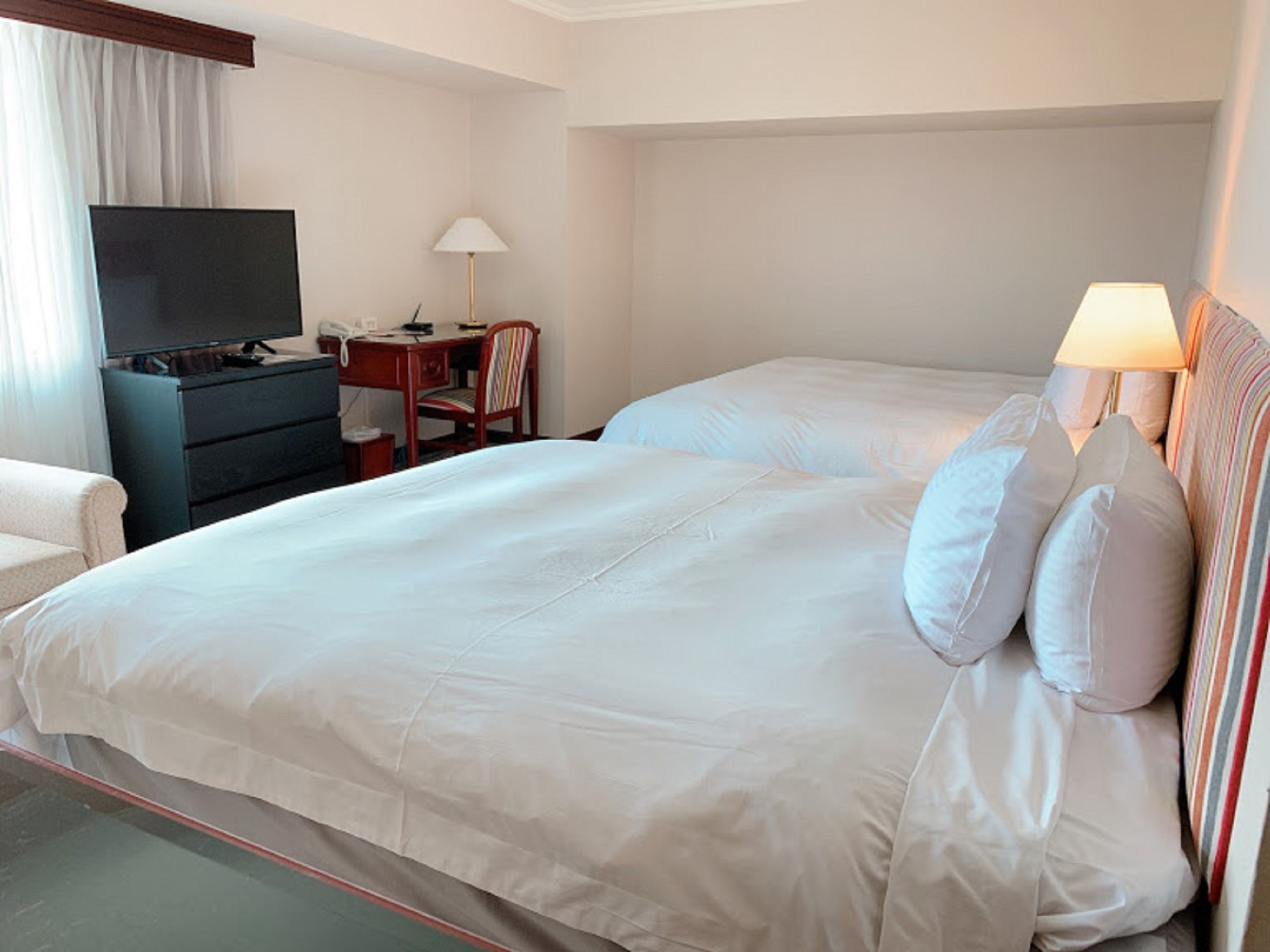 Egyptian cotton sheets, premium bedding, down comforters, pillowtop beds