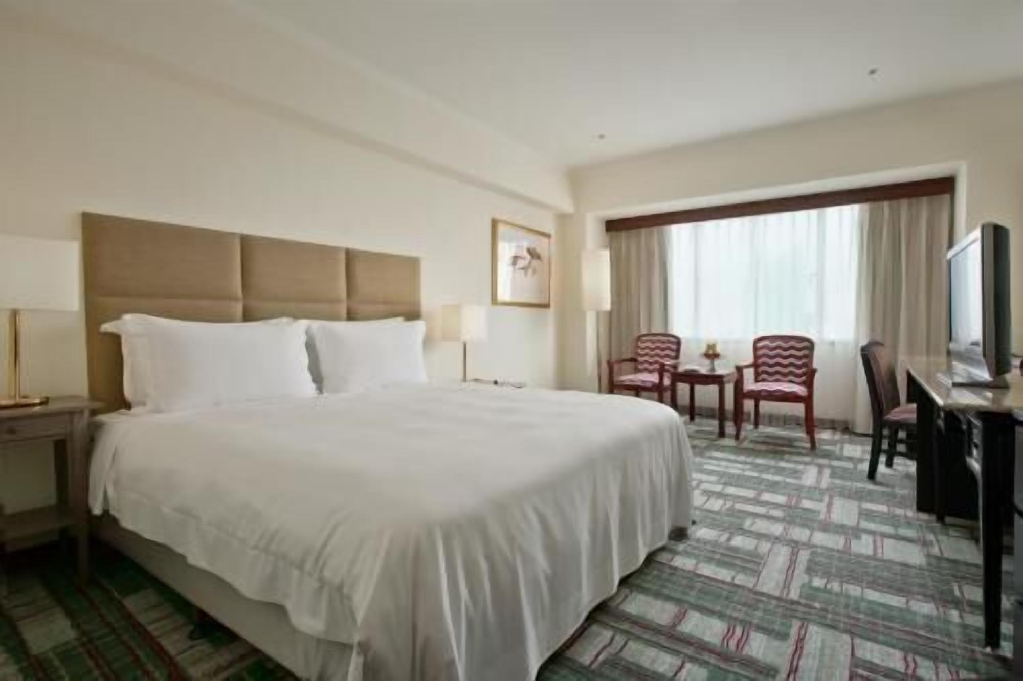 Egyptian cotton sheets, premium bedding, down comforters, pillowtop beds