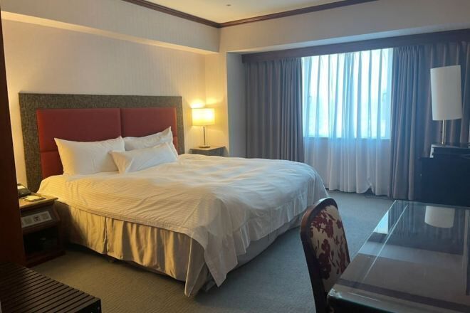 Egyptian cotton sheets, premium bedding, down duvets, pillow-top beds