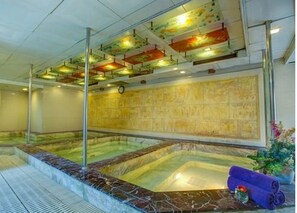 Indoor spa tub