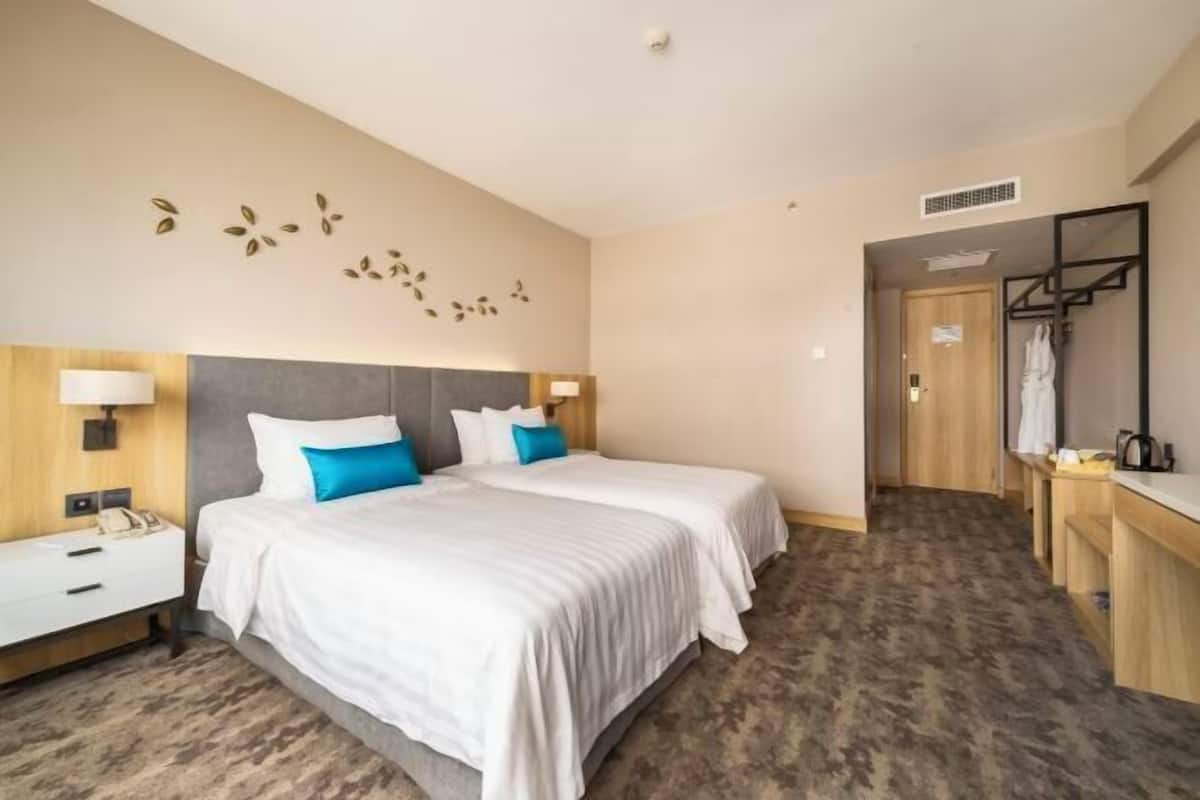 1 bedroom, minibar, in-room safe, individually decorated