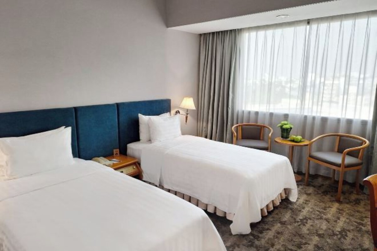 Minibar, két bảo mật tại phòng, bàn, màn/rèm cản sáng 