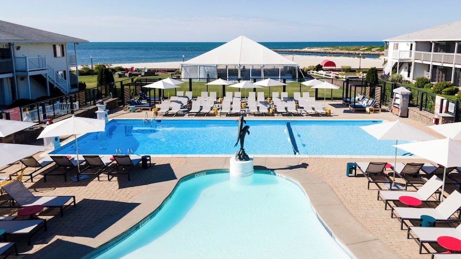 Red Jacket Beach Resort