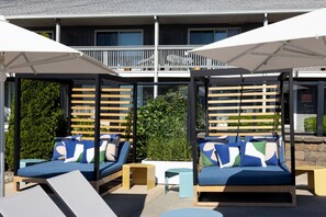 Indoor pool, seasonal outdoor pool, pool umbrellas, sun loungers