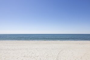 Private beach, sun-loungers, beach umbrellas, beach towels