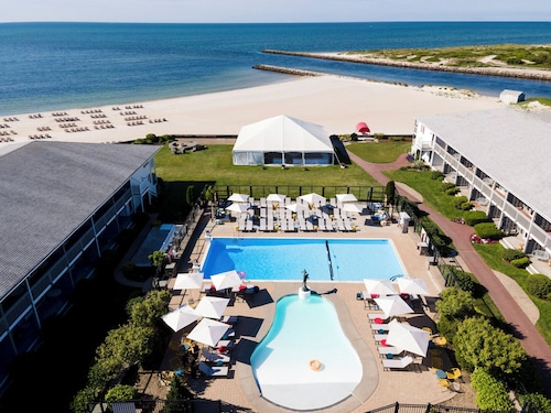 Red Jacket Beach Resort & Spa