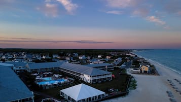 Private beach, sun-loungers, beach umbrellas, beach towels