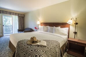 Desk, iron/ironing board, free WiFi, bed sheets - The Yankee, Trademark Collection by Wyndham (Lenox)