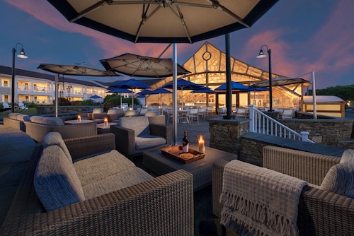 Hyannis Harbor Hotel