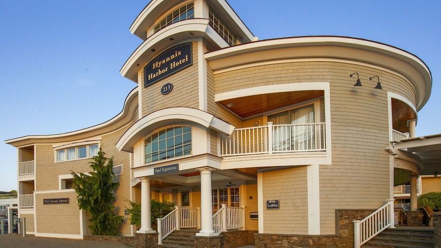 Hyannis Harbor Hotel