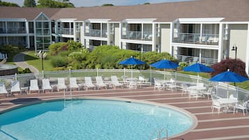 Indoor pool, seasonal outdoor pool