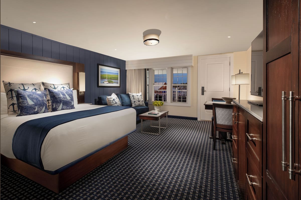 Premium Room, 1 King Bed with Sofa bed, Pool View | In-room safe, desk, laptop workspace, blackout drapes