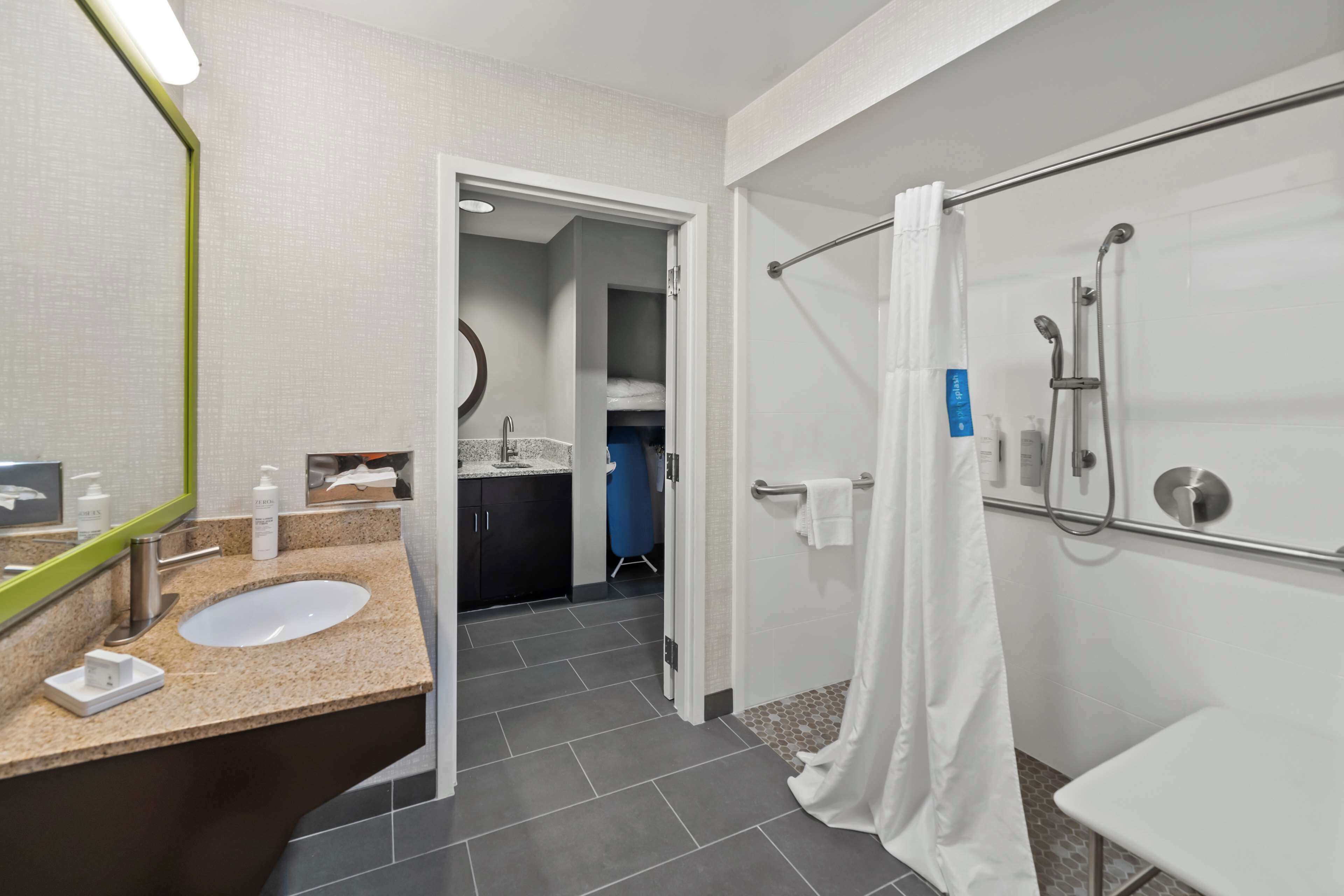 suite, 1 king bed, accessible, non smoking | bathroom shower
