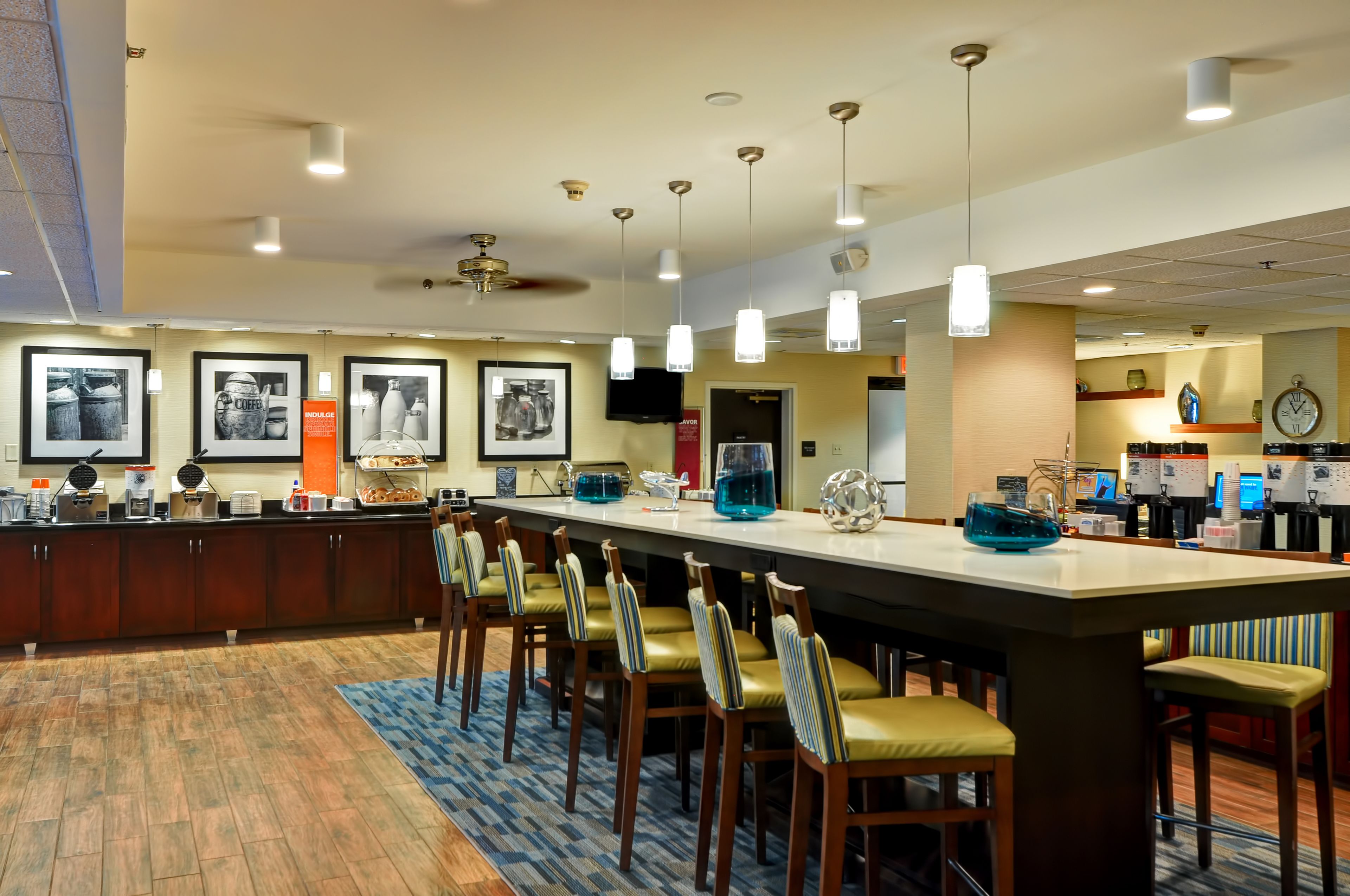 free daily continental breakfast