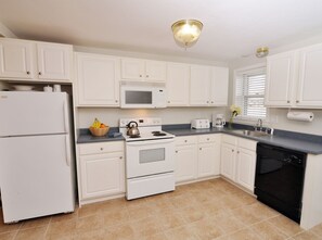 Family Condo, 2 Bedrooms | Private kitchen