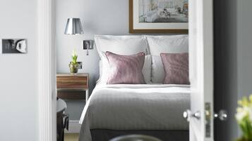 Ropa de cama de alta calidad y escritorio