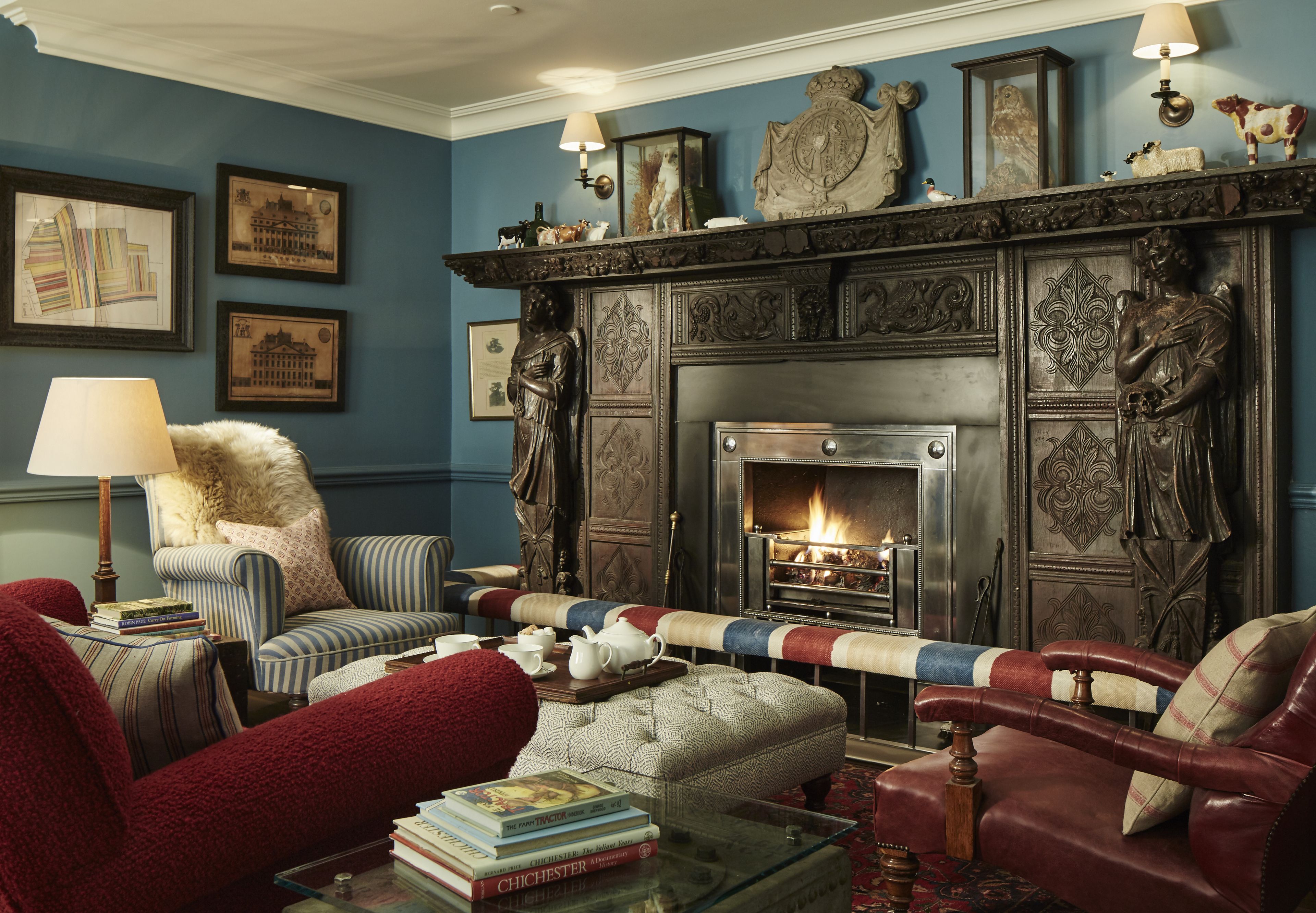 3 restaurants, breakfast, lunch, dinner served; british cuisine