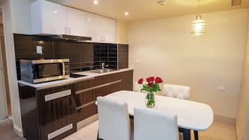 Suite Familiale (Spa 1 Queen and 2 Singles) | Cuisine privée