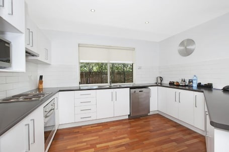 Villa, 3 Bedrooms | Private kitchen | Fridge, electric kettle