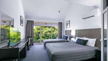 Studio (Studio Twin Room) | Minibar, meja kerja, kedap suara, dan setrika/meja setrika