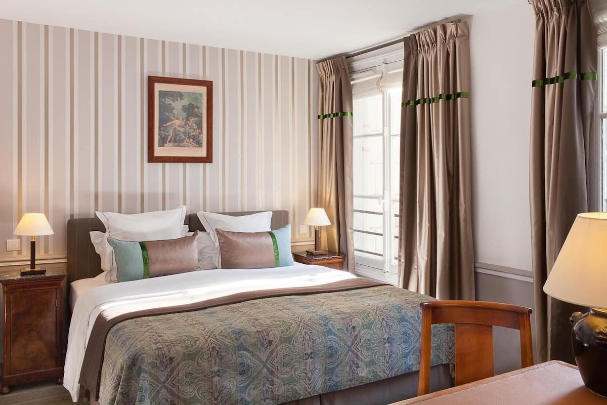 In-room safe, desk, soundproofing, WiFi (free)