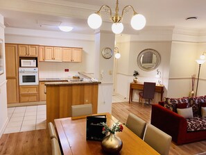 Sub-Penthouse | Living area