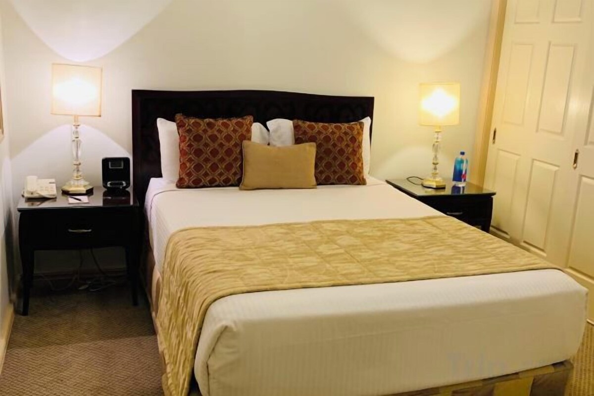 Premium bedding, pillow-top beds, in-room safe, desk