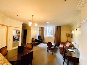 Suite, 2 Bedrooms | Living area