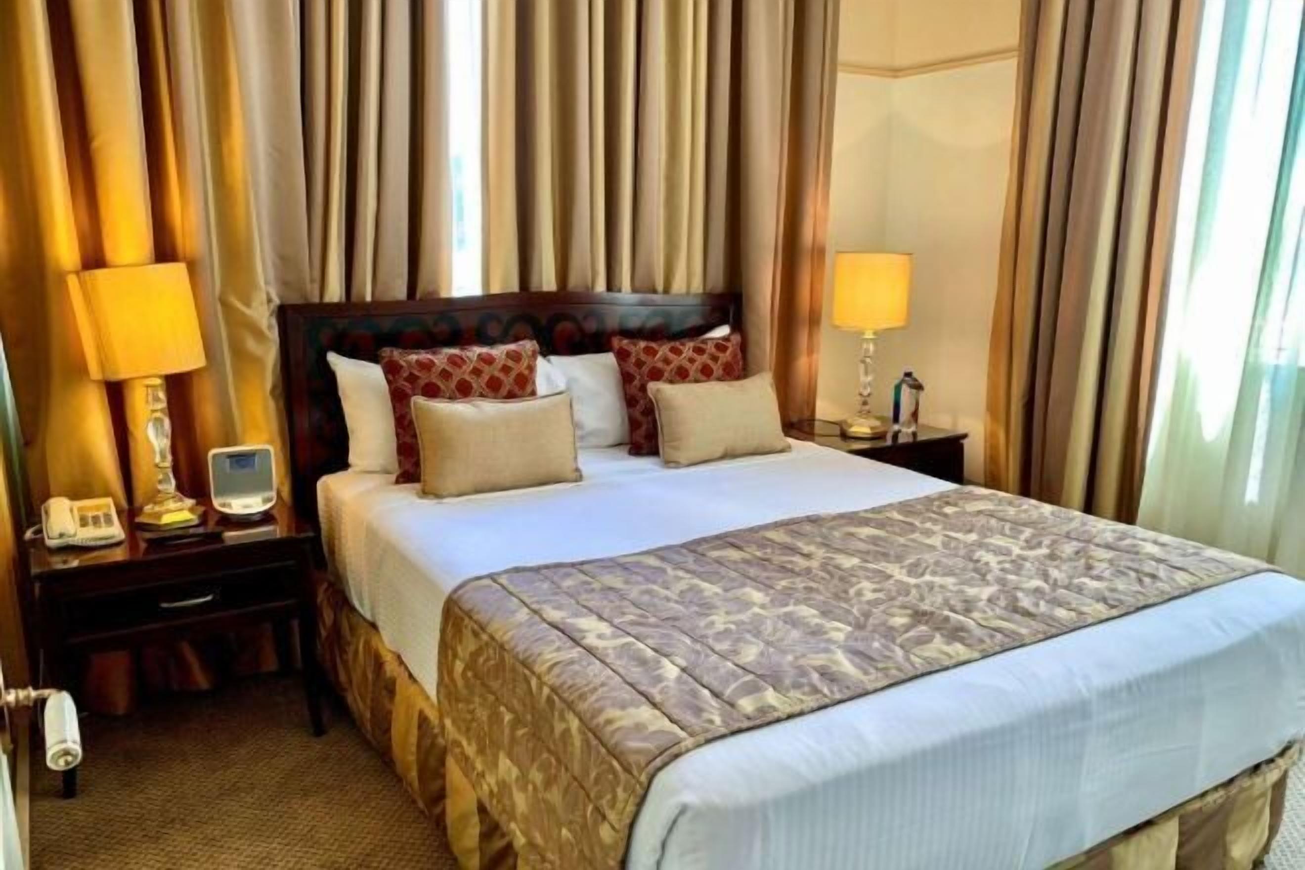 Premium bedding, pillow-top beds, minibar, in-room safe