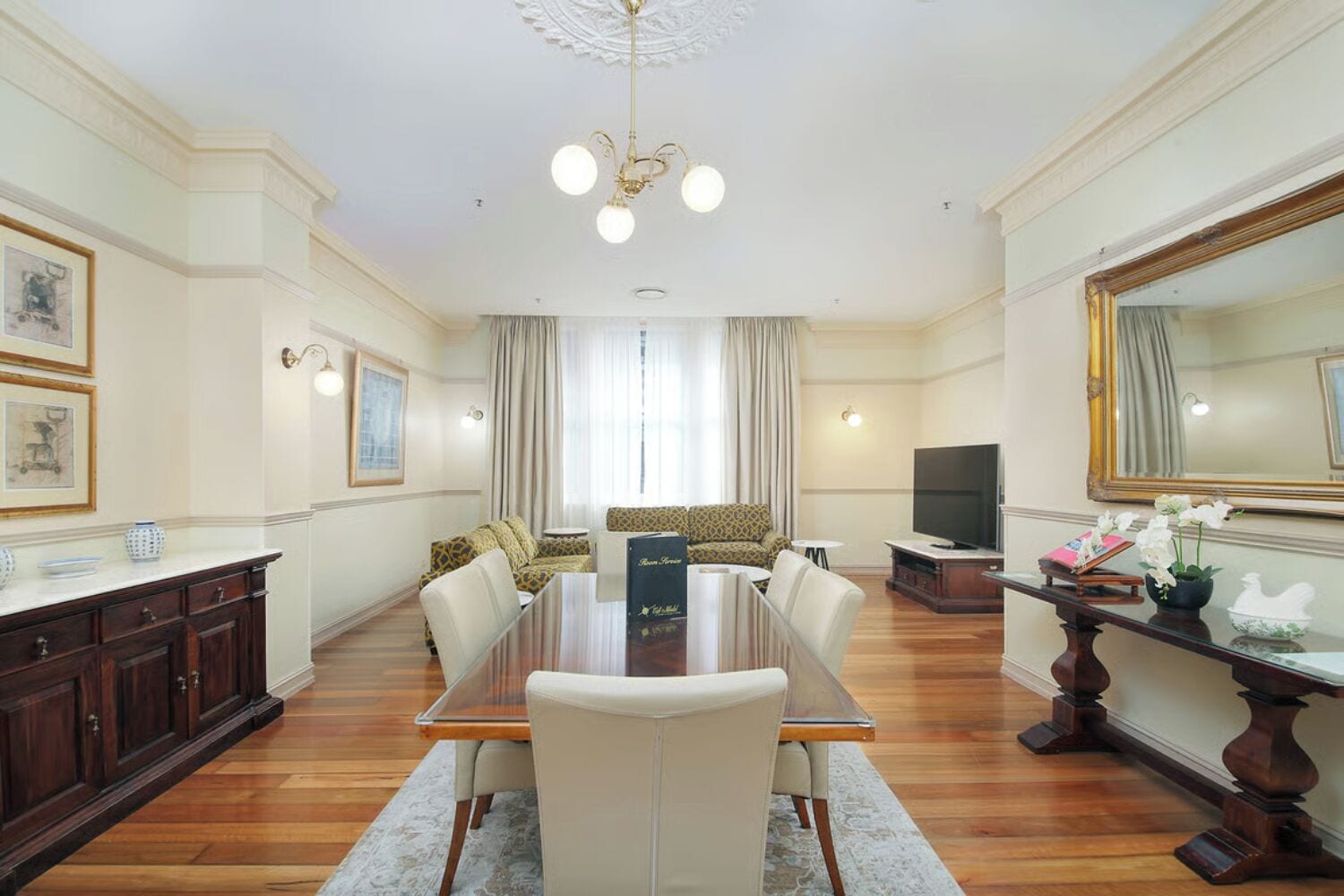 Three Beds Sub-Penthouse Apartment | Dining room