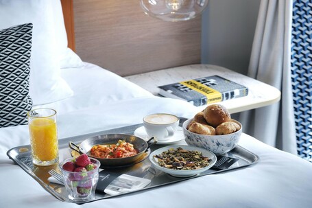 Renaissance Paris Vendome Hotel - Image 58