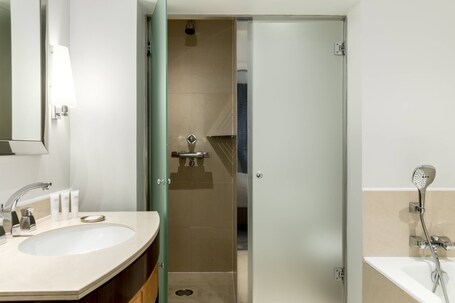 Renaissance Paris Vendome Hotel - Image 24