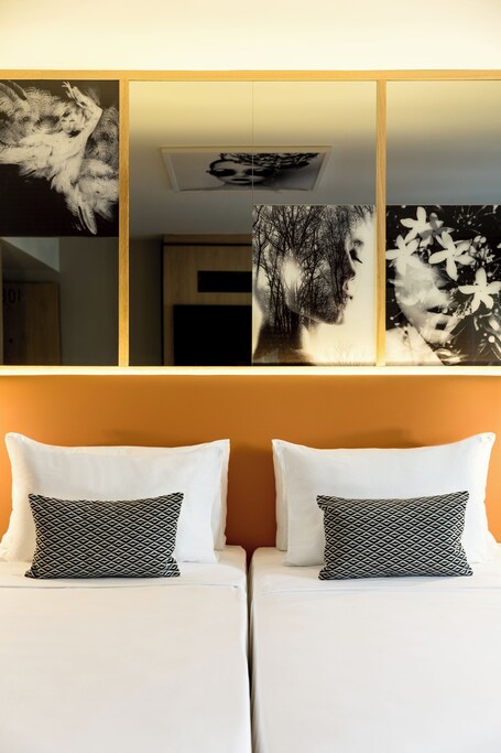 Renaissance Paris Vendome Hotel - Image 28