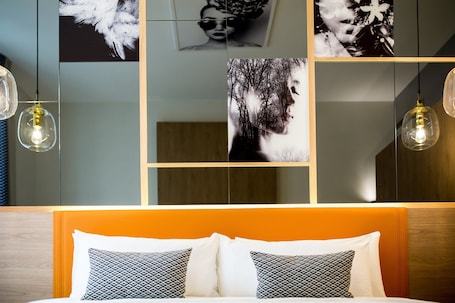 Renaissance Paris Vendome Hotel - Image 46