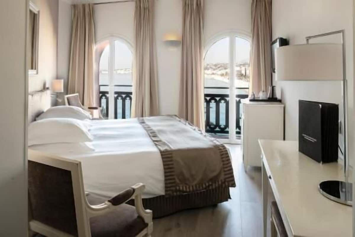 1 bedroom, Select Comfort beds, minibar, in-room safe